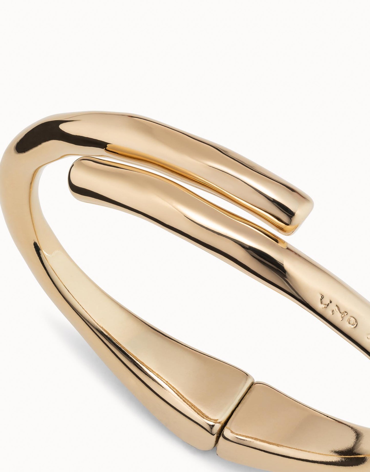 Tubular Shaped Bangle Bracelet - Gold