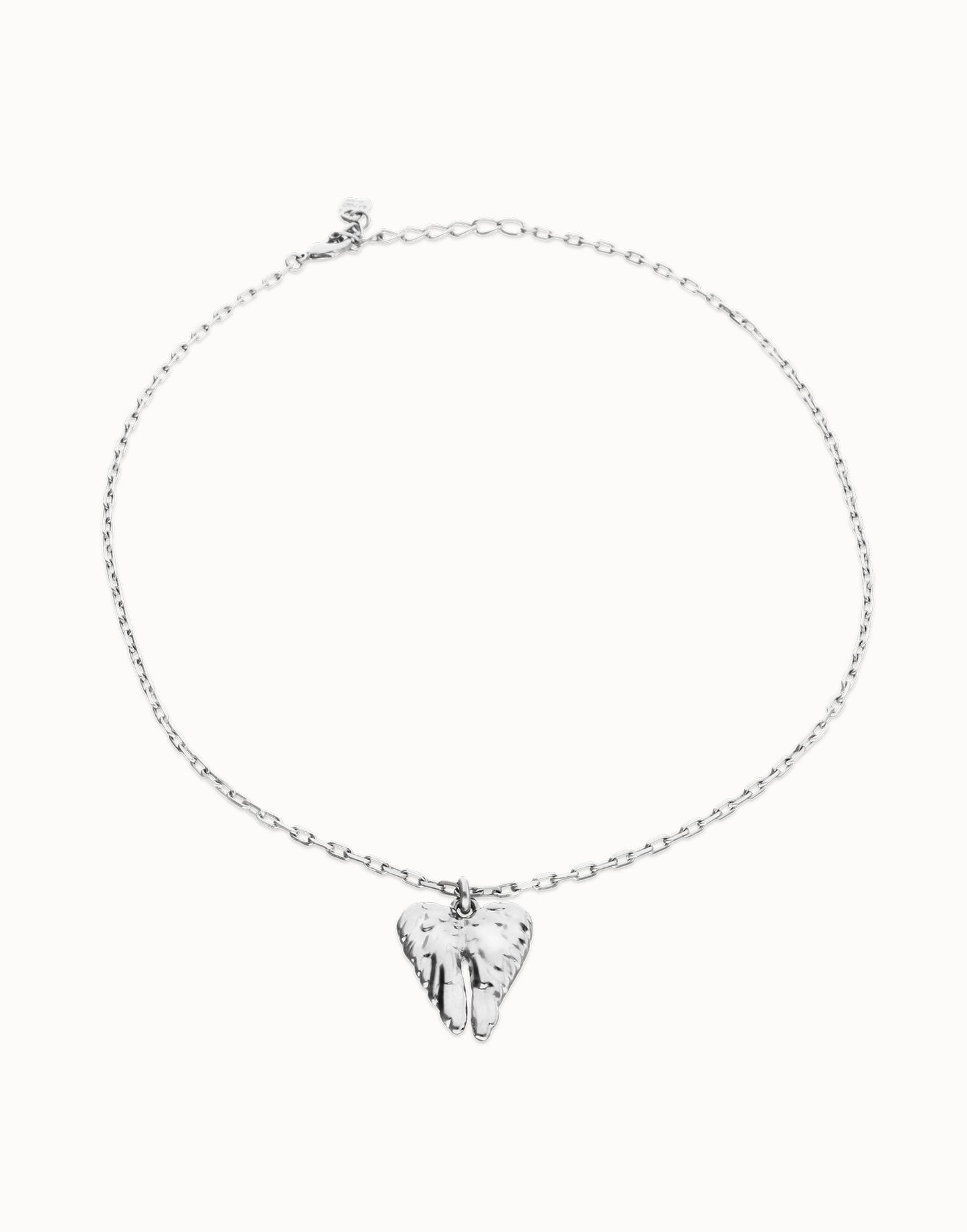 Short Necklace With Wing Detail - Silver