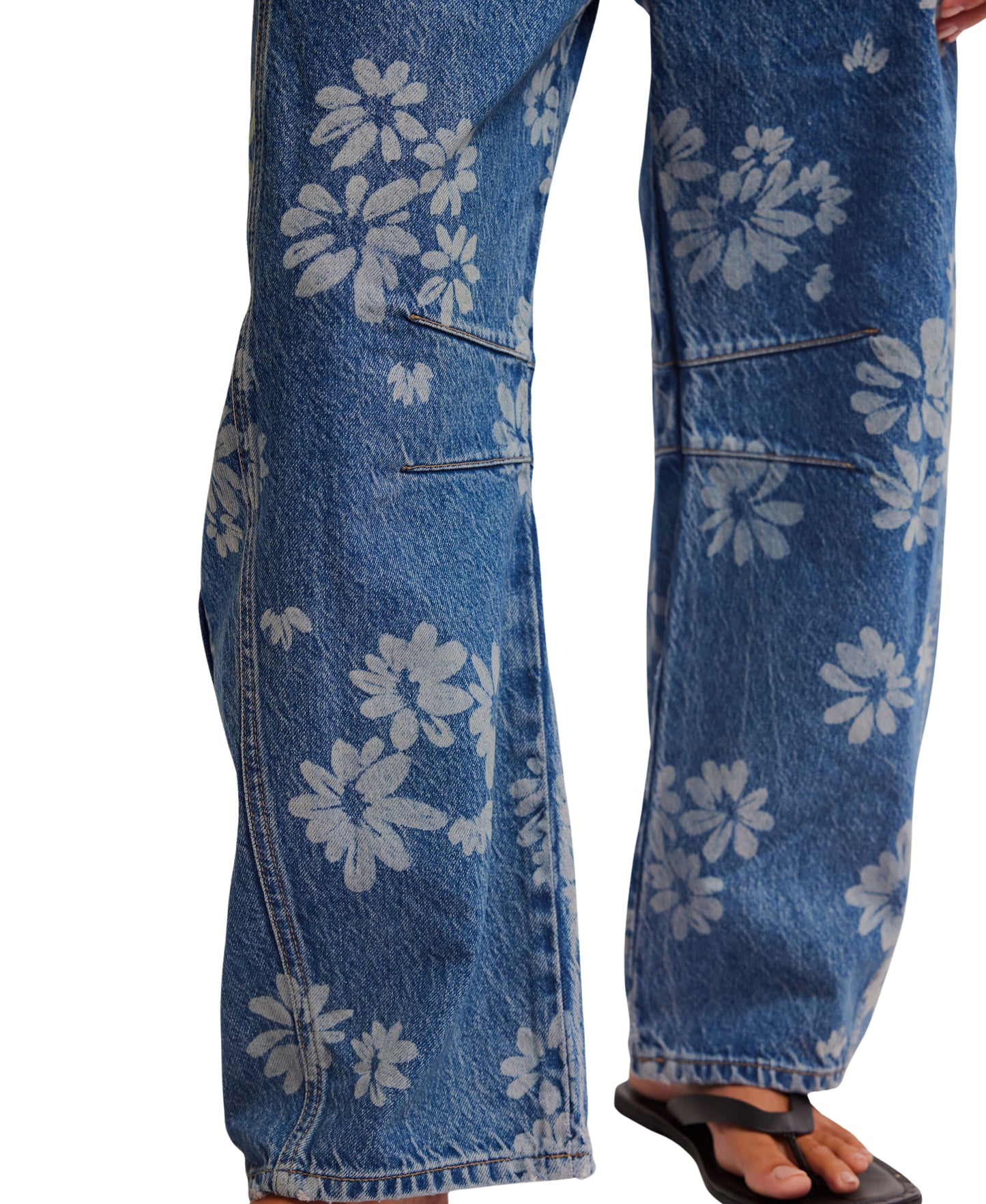 Good Luck Printed Barrel Jeans - Laser Daisy