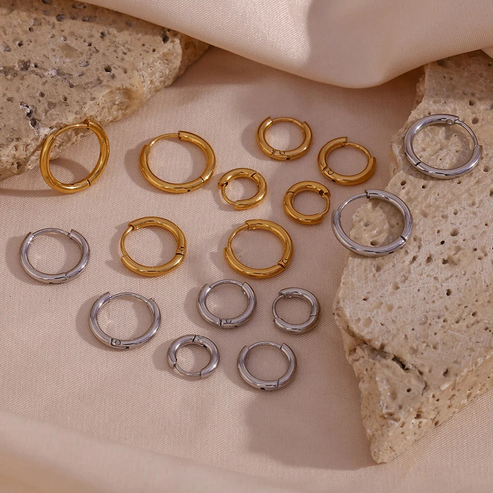 Classic Hoop Earrings - Gold - 2 Sizes