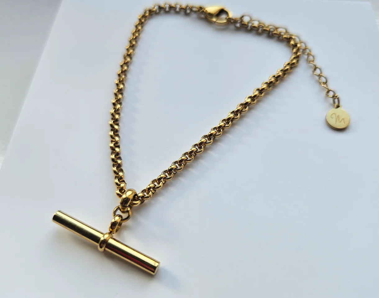 Gold T Bar Pendant Bracelet